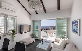 Niko's Sea View Apartment